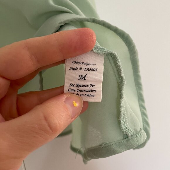 Bundle of 2 Cute Size M Summer Crop Tops - Picture 8 of 15